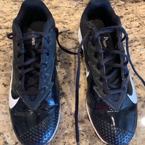 Nike size 6 youth softball/baseball cleats